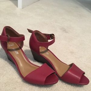 Peep toe wedge sandals